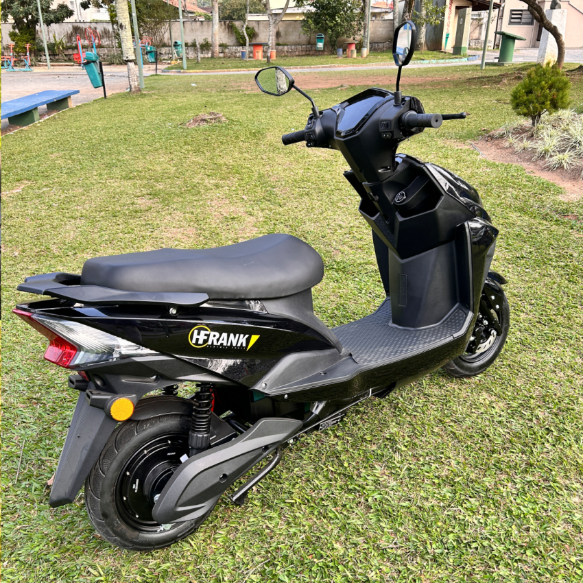 Scooter Elétrica 1000W, Velocidade Máx. 42km, Autonomia de 90km - cor preta - SL1000