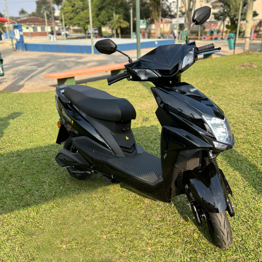 Scooter Elétrica 1000W, Velocidade Máx. 42km, Autonomia de 90km - cor preta - SL1000