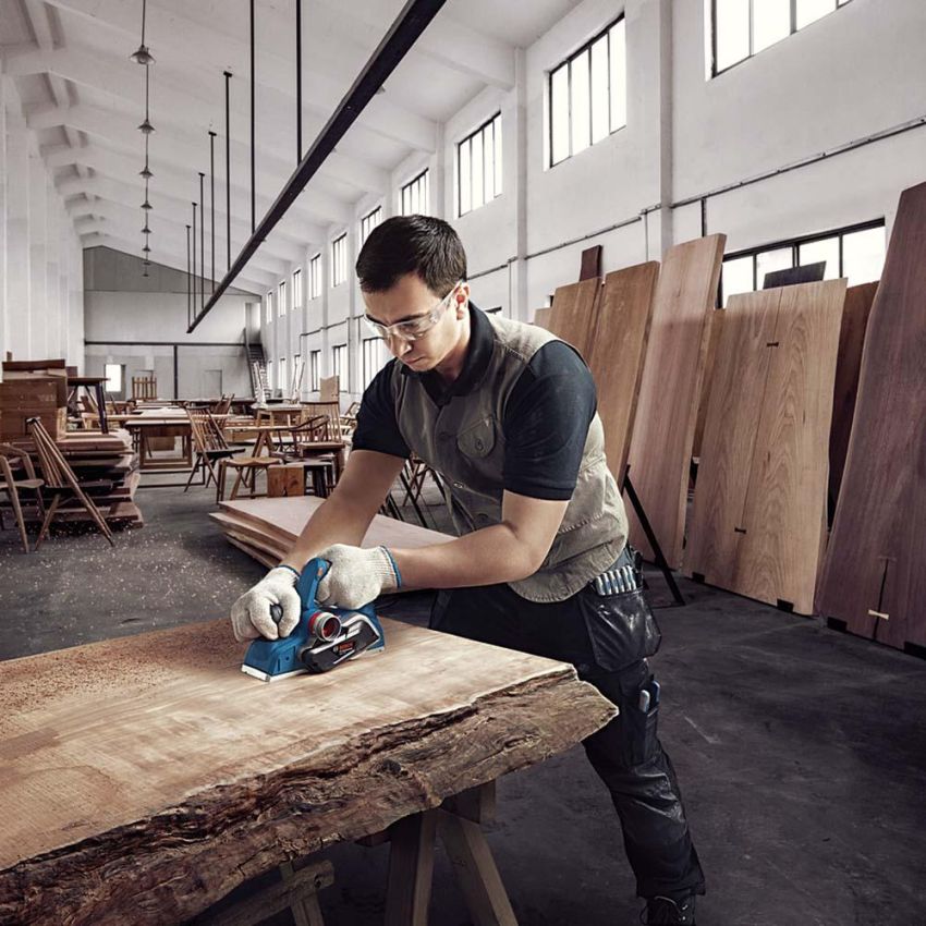 Plaina GHO 700 BOSCH - 127V 700W - 0601.5A9.0E0-000