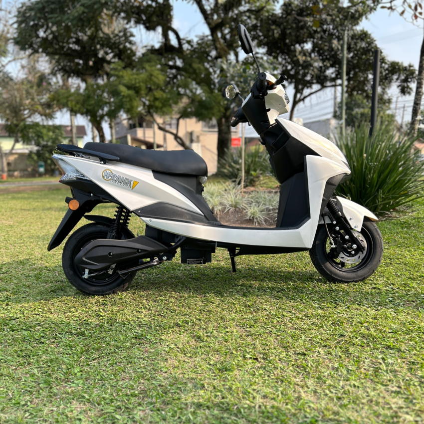 Scooter Elétrica 1000W, Velocidade Máx. 42km, Autonomia de 90km - Branca - SL1000-B
