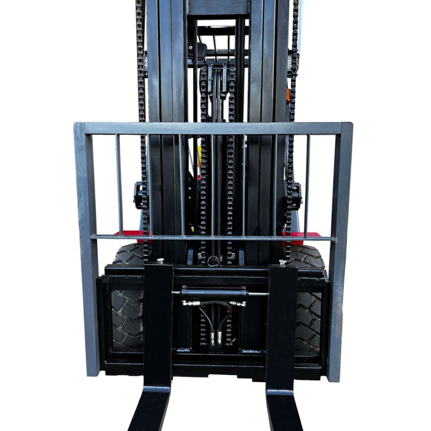 Empilhadeira a Gás 2,5 Ton Torre Triplex 5,5m - STROM