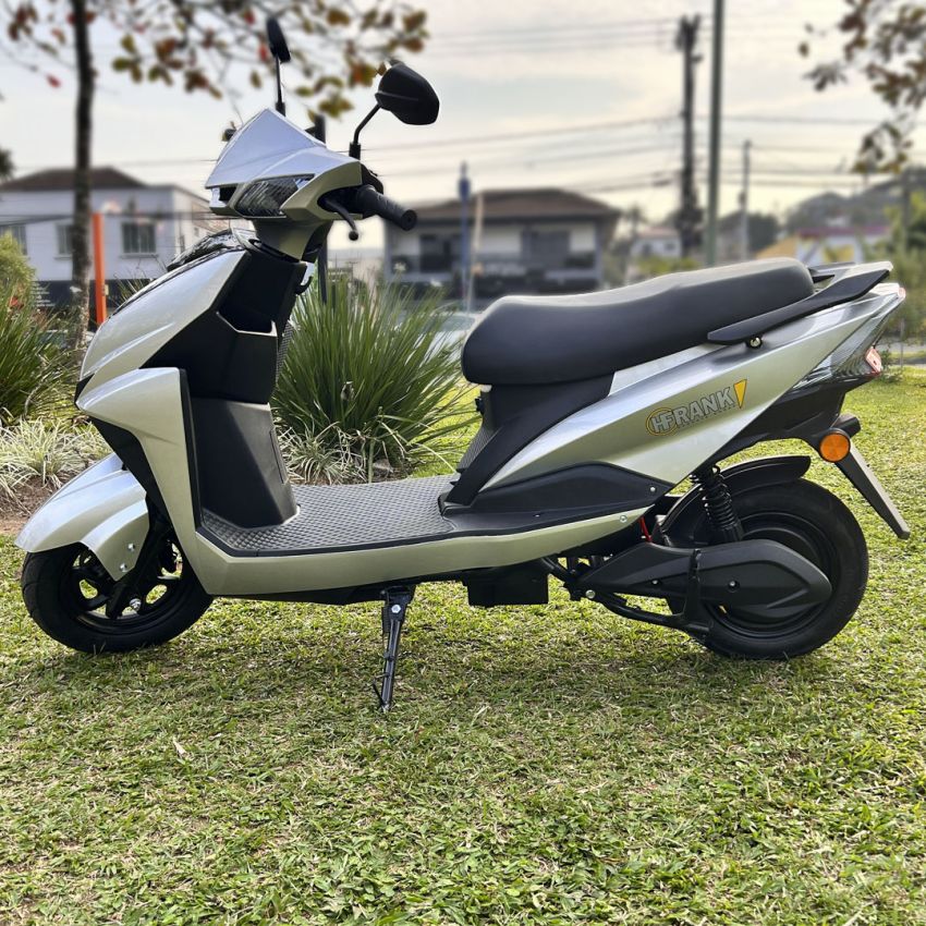 Scooter Elétrica 1000W, Velocidade Máx. 42km, Autonomia de 90km - Prata - SL1000-P